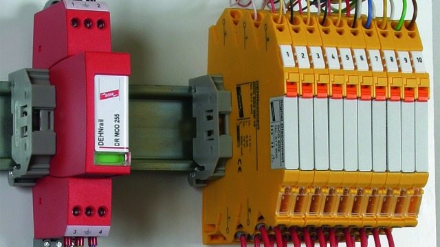 Application example: DEHNconnect for protecting the I/O of PLC interfaces.