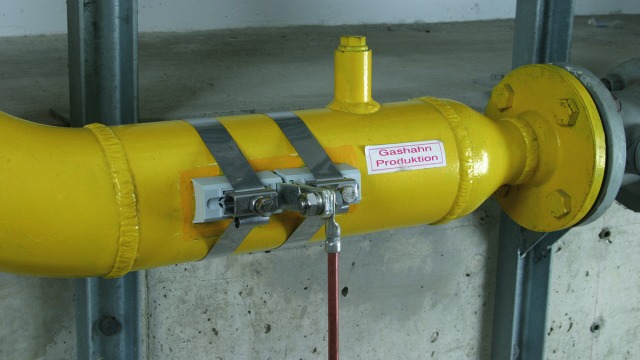 Pipe clamp for electrical contacting of pipes in explosion-hazardous areas for implementing of lightning equipotential bonding according to IEC/EN 62305-3